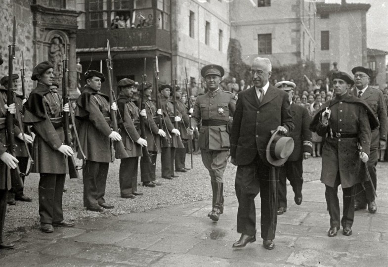 <p>Niceto Alcalá Zamora en una visita a Oñati (1932).</p>