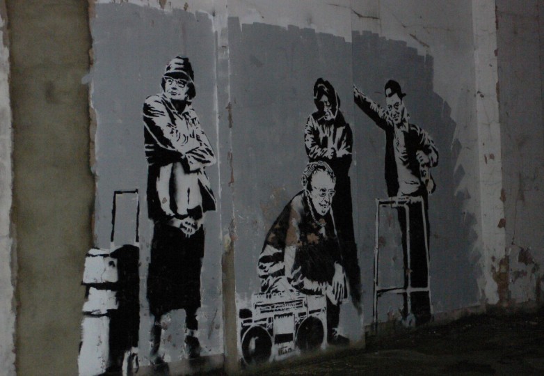 <p>Grafiti de Banksy en Clerkenwell (Londres).</p>