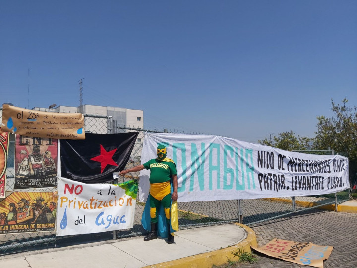 <p>Protesta para exigir una nueva ley en la que se garantice el derecho humano al agua.</p>