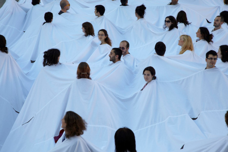 <p>Divisor. Performance de Lygia Pape, Museo Reina Sofía, 2011. </p>