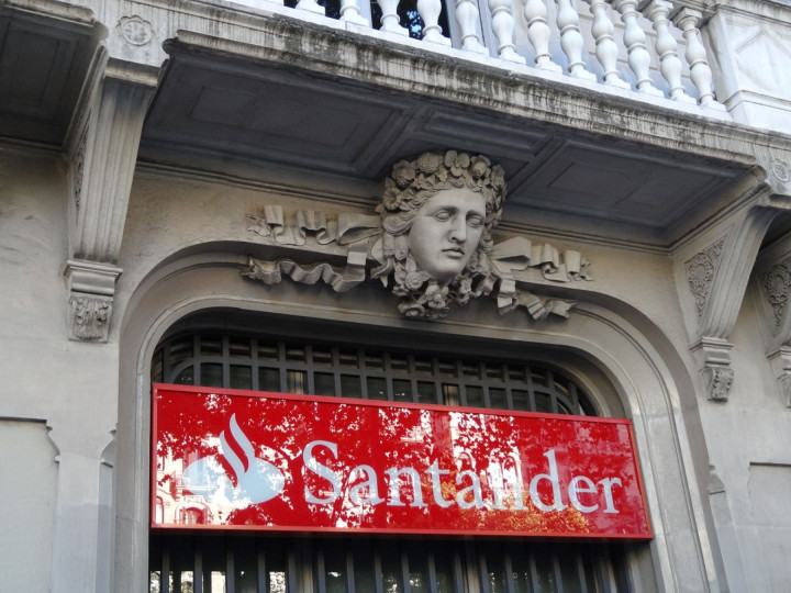 <p>Oficina del Banco Santander en Plaça Catalunya (Barcelona).</p>
<p> </p>