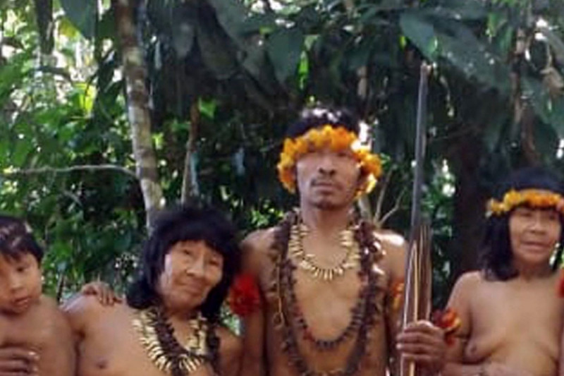 <p>Miembros de una de las comunidades awa guajá.</p>