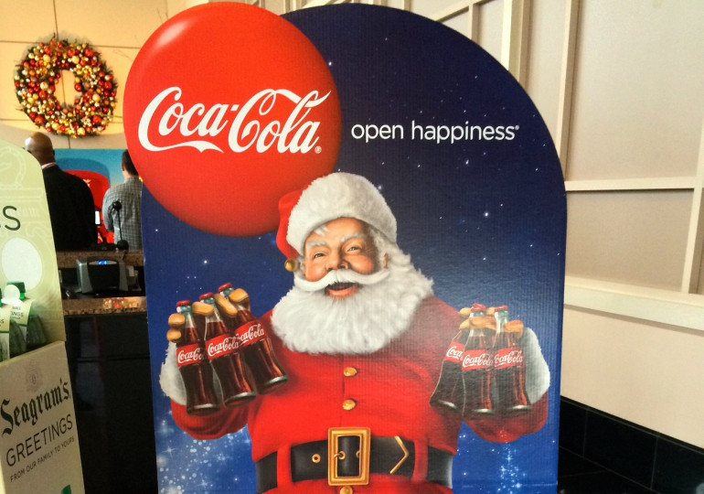 <p>Un anuncio de Coca-Cola con el lema 'Open happiness' en 2013.</p>