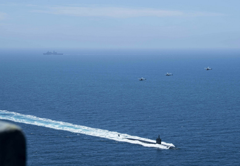 <p>El submarino nuclear estadounidense USS Alexandria durante unas maniobras en la costa de California en julio.</p>