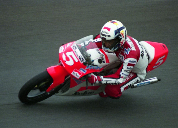 <p>Noboru Ueda compite en el Gran Premio de Japón en 1992. </p>