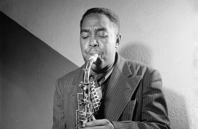 <p>El saxofonista Charlie Parker, héroe del bebop, en el Carnegie Hall de Nueva York en 1947.</p>