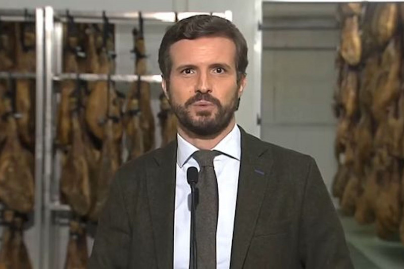 <p>Pablo Casado, durante una rueda de prensa en Guijuelo.</p>