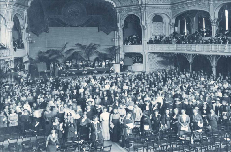 <p>Comité Internacional de Mujeres para una Paz Permanente, en 1915.</p>