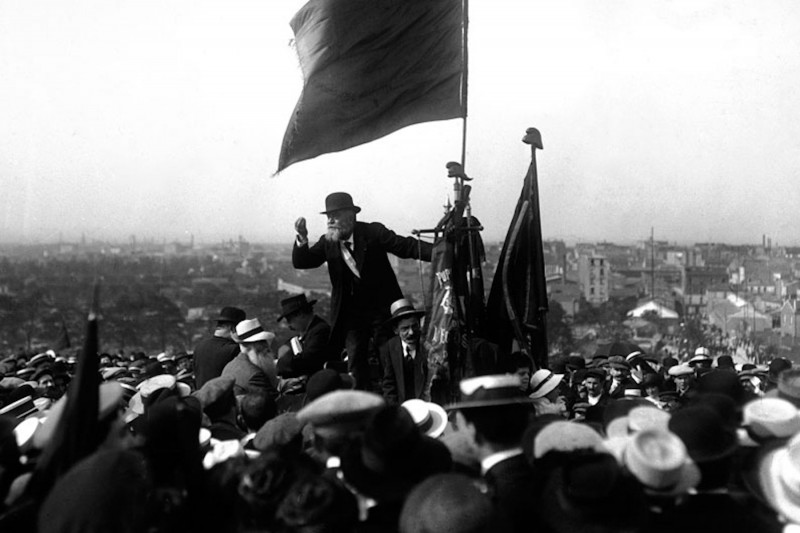 <p>Jean Jaurès, durante un mitin en París. </p>