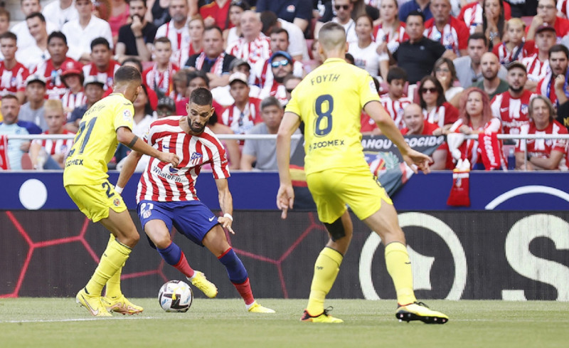 <p>Carrasco encara ante Yeremi.</p>