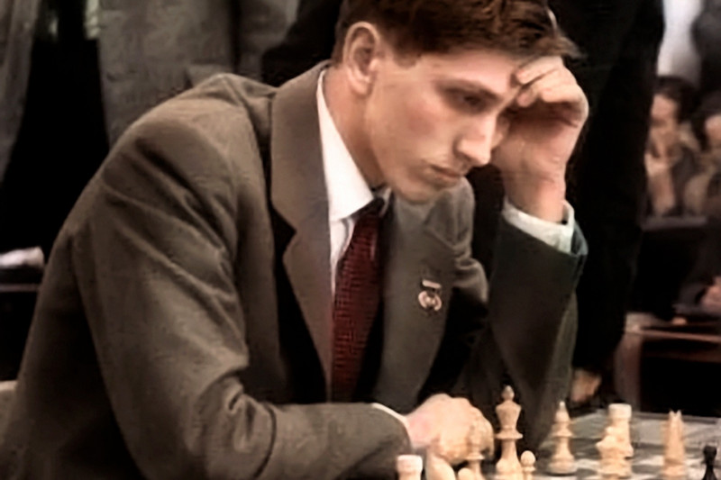 <p>Bobby Fischer, durante una partida de ajedrez en Leipzig (Alemania), en 1960.</p>