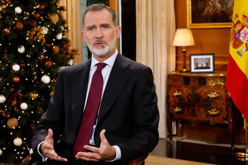 <p>Felipe VI, durante la emisión de su discurso navideño de 2022.</p>