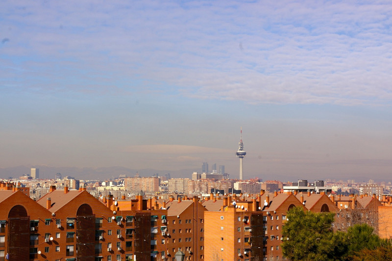 <p>Vista de Madrid y su característica boina de contaminación desde un parque de Vallecas. </p>