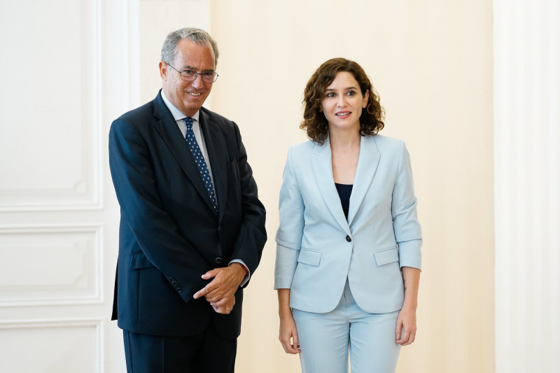 <p>Enrique Ossorio e Isabel Díaz Ayuso, durante la toma de posesión del vicepresidente y consejero de Educación y Universidades.</p>