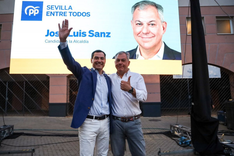 <p>Juanma Moreno, presidente del PP andaluz, junto a José Luis Sanz, candidato popular a la alcaldía de Sevilla. / <strong>PP Andalucía</strong></p>