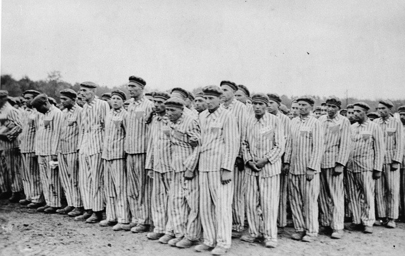 <p>Prisioneros homosexuales del campo de concentración de Buchenwald. / <strong>Museo Conmemorativo del Holocausto de los Estados Unidos.</strong></p>