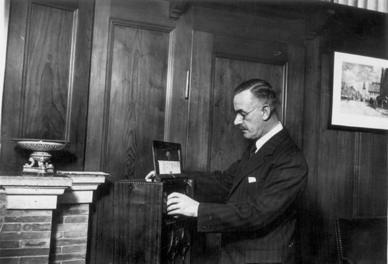 <p>Thomas Mann en una imagen de archivo en 1932. / <strong>Wikimedia Commons</strong></p>