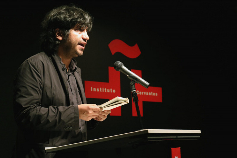 <p>Alejandro Zambra, durante un encuentro en el Instituto Cervantes de Tokio, en 2015. / <strong>Flickr</strong></p>