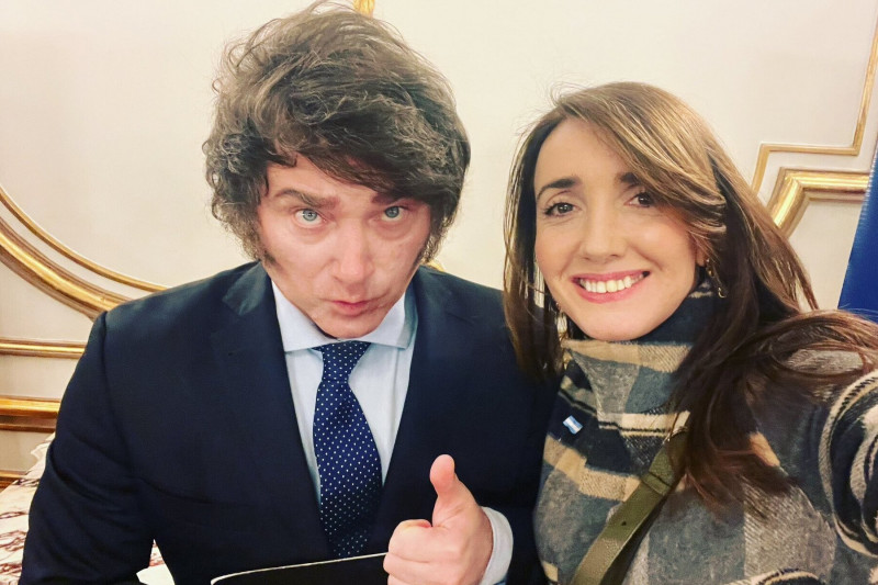 <p>Victoria Villarruel con Javier Milei, candidato ultraderechista. / <strong>Twitter de la candidata a vicepresidenta en Argentina</strong></p>