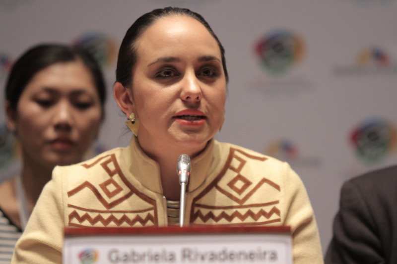 <p>Conferencia de prensa de Gabriela Rivadeneira durante el 23º Foro Parlamentario Asia Pacífico, en enero de 2015. / <strong>Wikimedia Commons</strong></p>