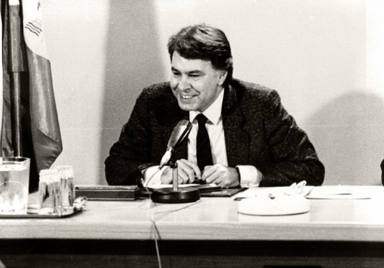 <p>Felipe González en una rueda de prensa como presidente del Gobierno en 1986. / <strong>Pool Moncloa</strong></p>