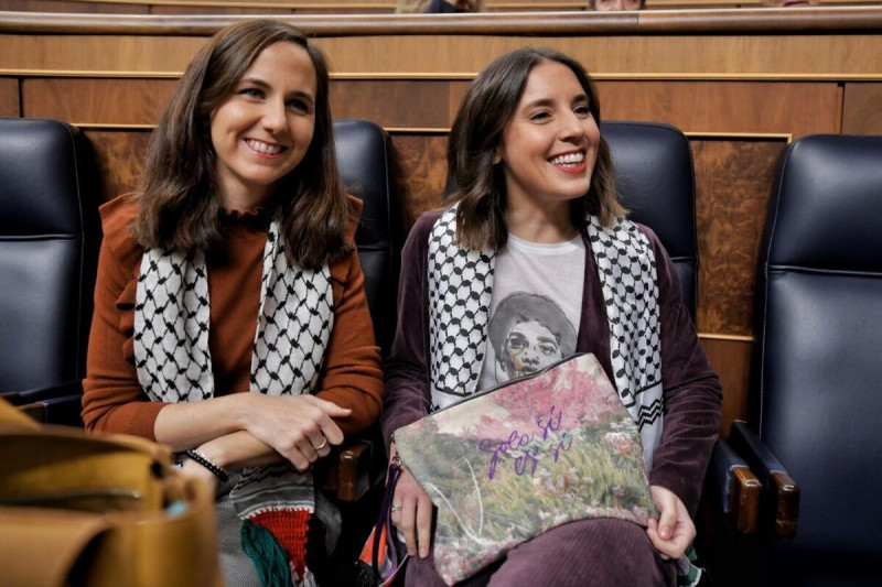 <p>Ione Belarra e Irene Montero, durante la sesión de investidura de Pedro Sánchez. Noviembre de 2023. / <strong>X (@IreneMontero)</strong></p>