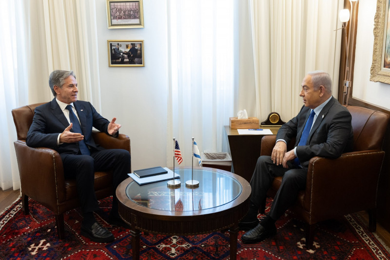 <p>El secretario de Estado de EEUU, Anthony Blinken, en una reunión con el primer ministro israelí Netanhayu en Tel Aviv el pasado 30 de noviembre. / <strong>Chuck Kennedy</strong></p>