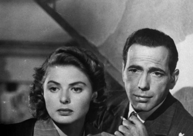 <p>Ingrid Bergman y Humphrey Bogart en un fotograma de la película <em>Casablanca</em> (1942).<strong> / Michael Curtiz</strong></p>
