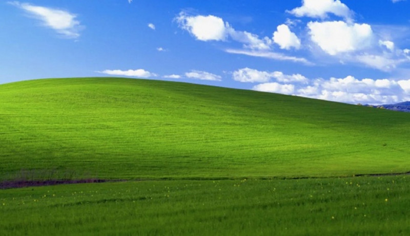 <p>La fotografía 'Bliss' de Charles O`Rear, fondo de escritorio predeterminado de Windows XP.</p>