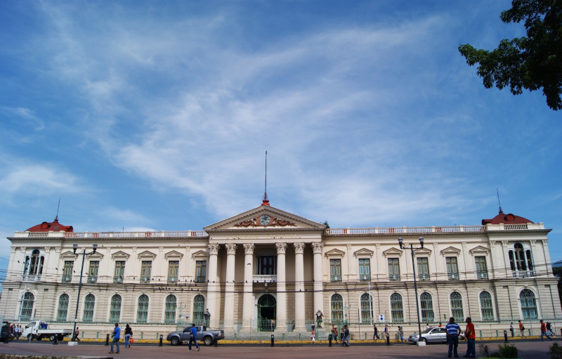 <p>Palacio Nacional, centro histórico de El Salvador. / <strong>Leidymarielamolina</strong></p>