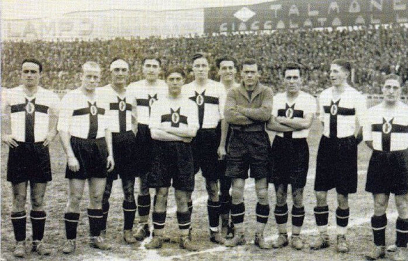 <p>El Ambrosiana, nombre que adoptó el Inter durante el fascismo, luciendo la camiseta con la cruz de San Ambrosio y el <em>fascio littorio</em> en el pecho en una imagen de la temporada 1928-29. /<strong>Wikimedia Commons</strong></p>