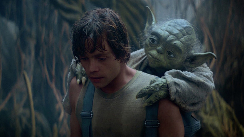 <p>Luke Skywalker lleva a cabo su entrenamiento jedi durante su retiro en el planeta Dagobah. / Fotograma de <em>Star Wars: Episodio V - El Imperio contraataca</em> (Irvin Kershner,1980)</p>