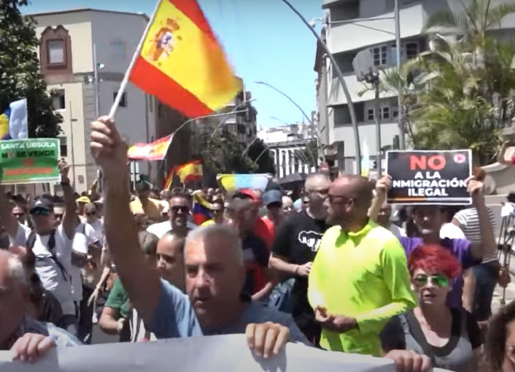 <p>Manifestación en Canarias contra los migrantes el sábado 6 de julio. / <strong>Europa Press</strong></p>