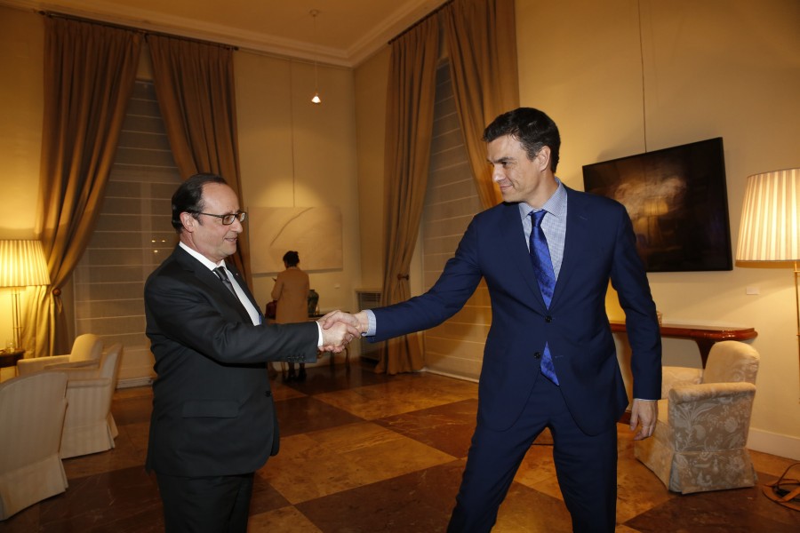 <p>Pedro Sánchez y François Hollande durante la cumbre del PES en Bruselas el pasado marzo de 2016.</p>
