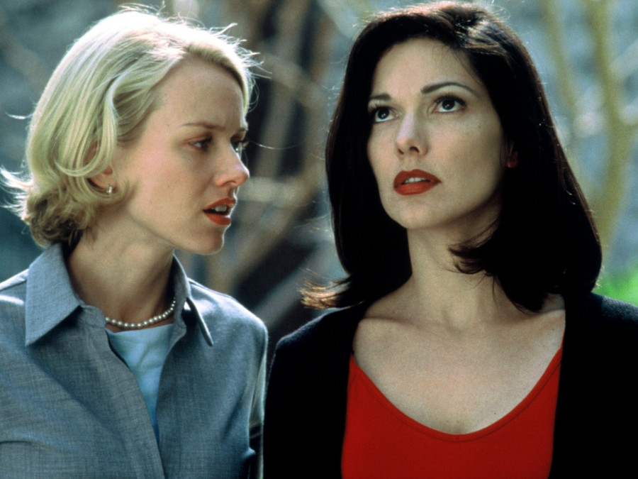 <p>Fotograma de ‘Mulholland Drive’, de David Lynch (2001)</p>