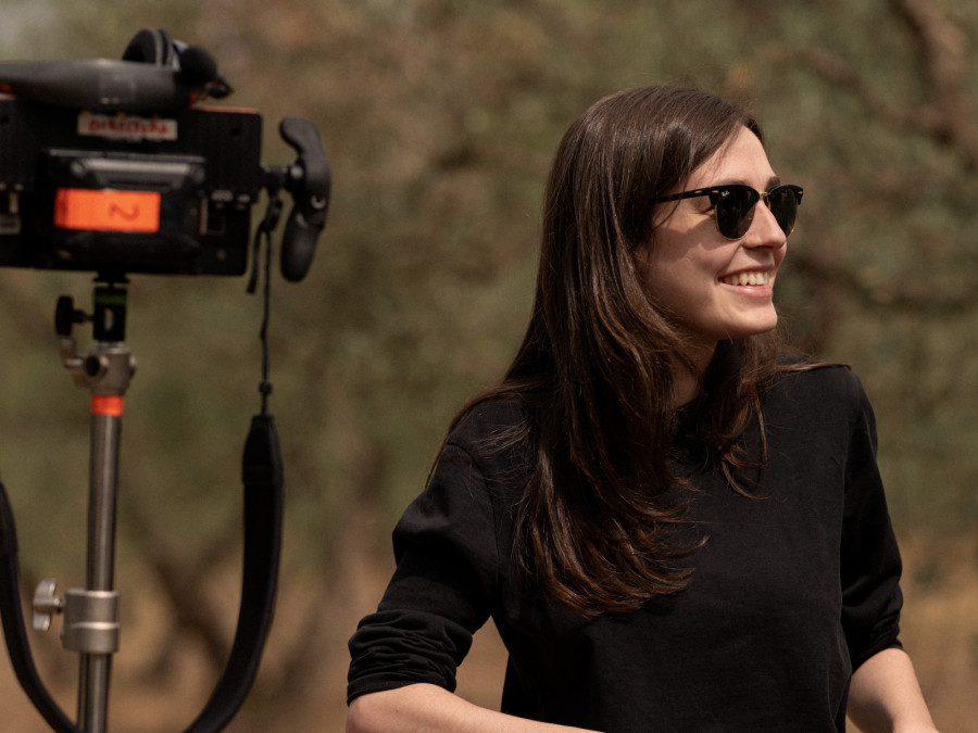 <p>Sandra Romero, durante la grabación de <em>Por donde pasa el silencio.</em> / <strong>Manuel Fernandez-Valdes</strong></p>