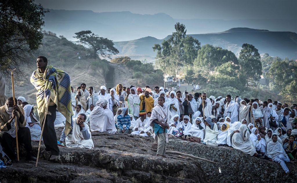 IRLANDA. 2º premio dentro de la categoría Nacional. 'Pilgrims at dawn, Genna, Lalibela'.