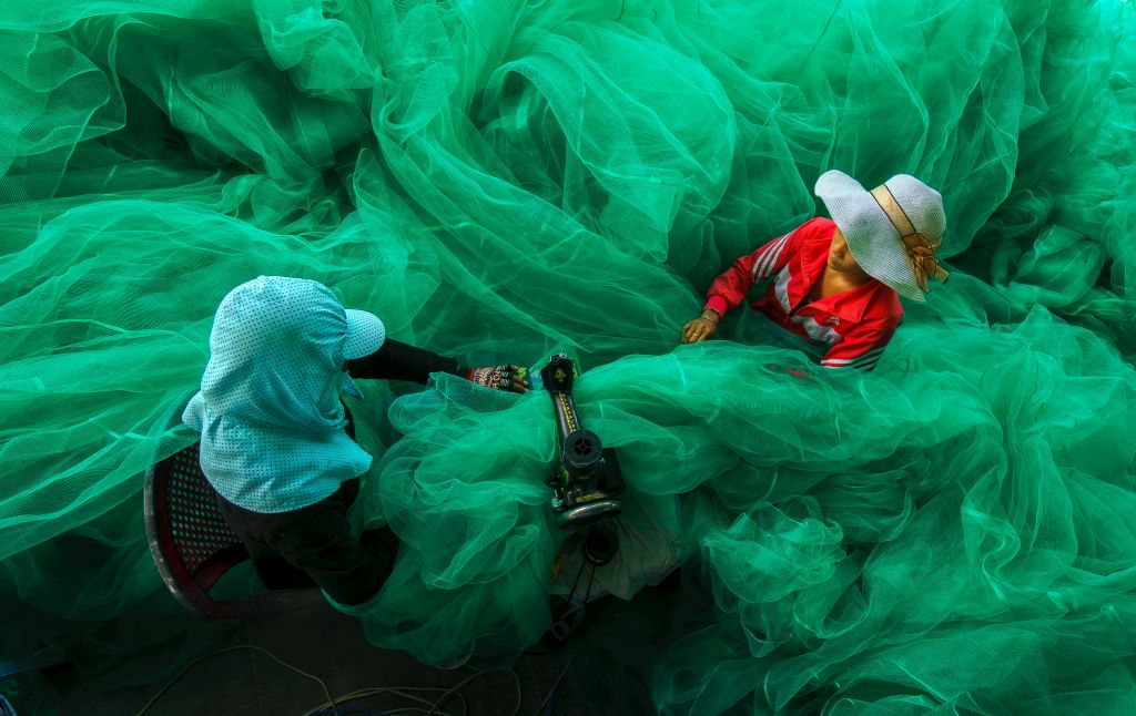 VIETNAM. Ganador dentro de la categoría Nacional. 'Sewing the fishing net'.