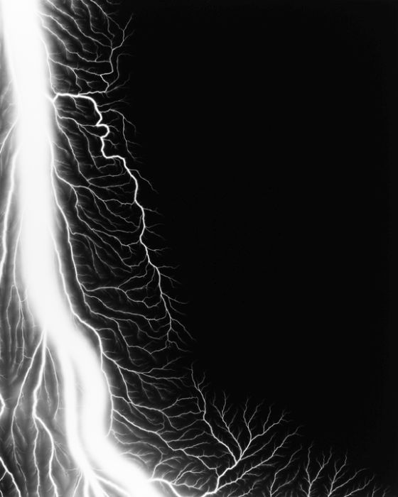 <p>Lightning Fields 216, 2009 © Hiroshi Sugimoto, cortesía Fraenkel Gallery, San Francisco.</p>