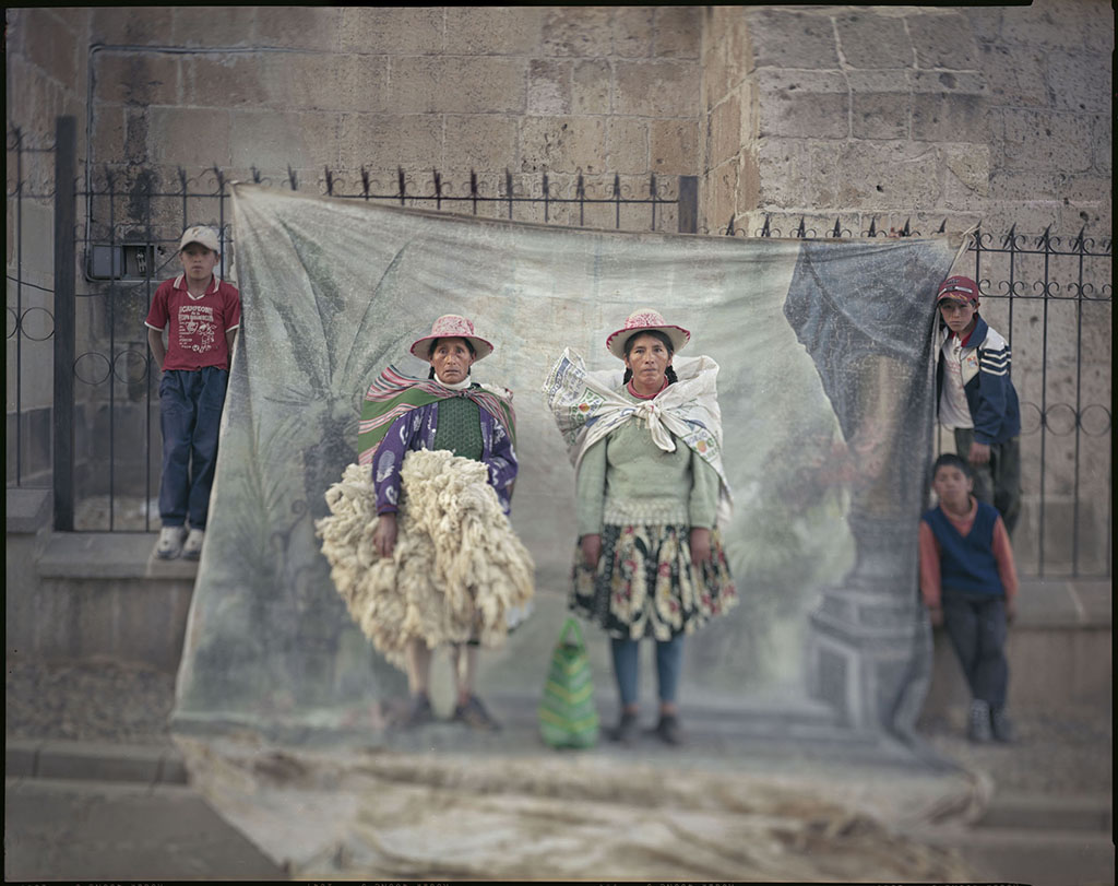 <p>Nazaria Alpérez & Alejandra Checia. Santo Tomás, Chumbivilcas, Peru, 2009.<br />© Juan Manuel Castro Prieto / Agence VU’.</p>