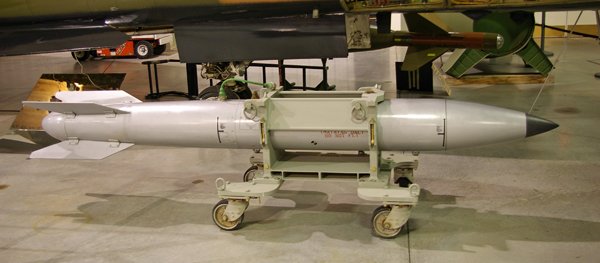 <p>Bomba B-61.</p>