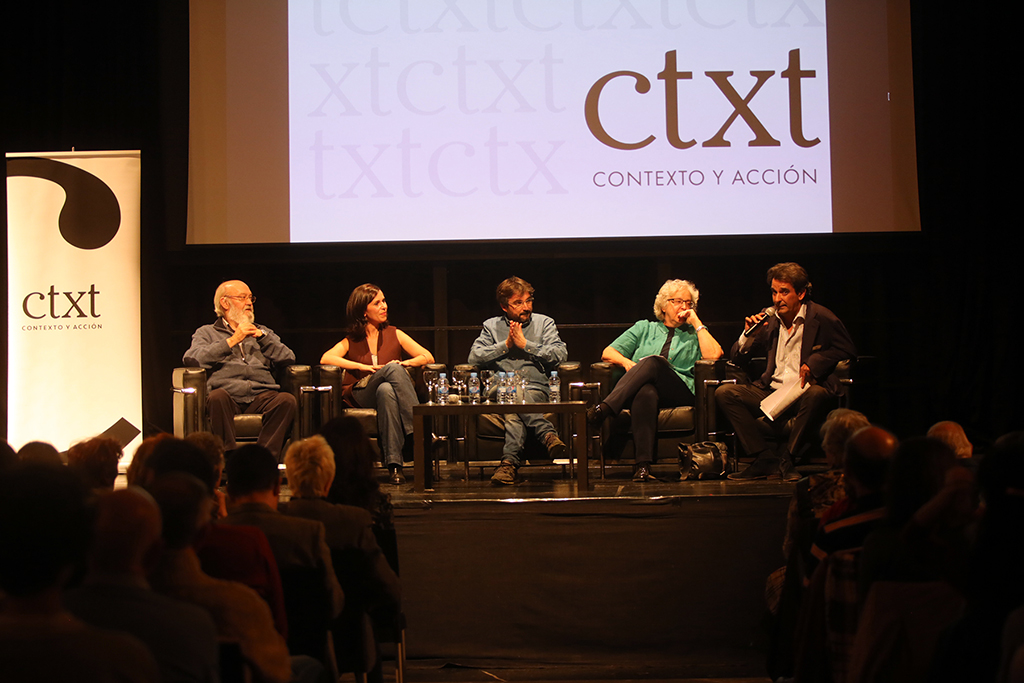 <p>José Luis Cuerda (izq), Ángeles Caballero, Jordi Évole, Soledad Gallego y Miguel Mora durante la presentación de CTXT en el Círculo de Bellas Artes de Madrid.</p>