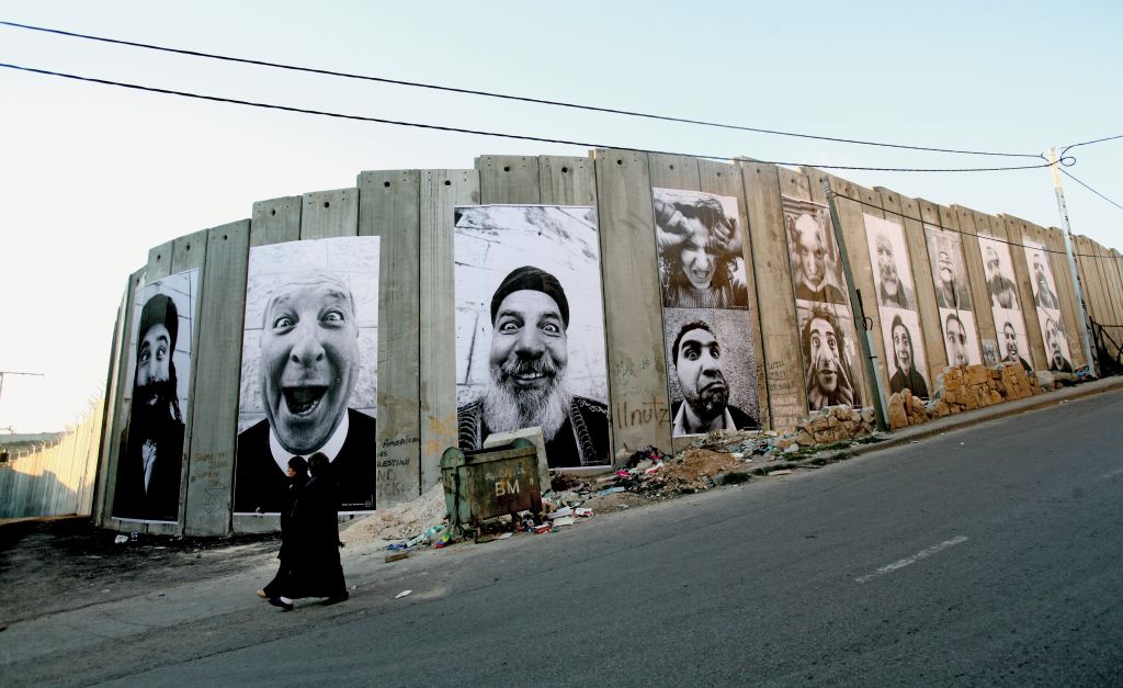 <p> Face 2 Face, muro de separación en el lado palestino. Belén, 2007.</p>