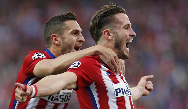 <p>Saúl celebra con Koke su gol frente al Bayern de Munich (1-0)</p>