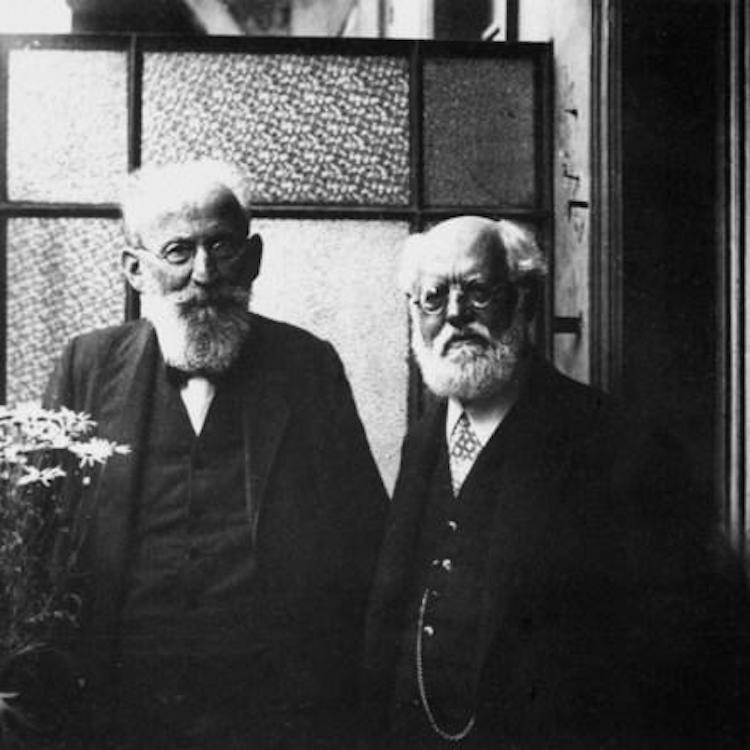 <p>Eduard Bernstein con Karl Kautsky, hacia 1925.</p>