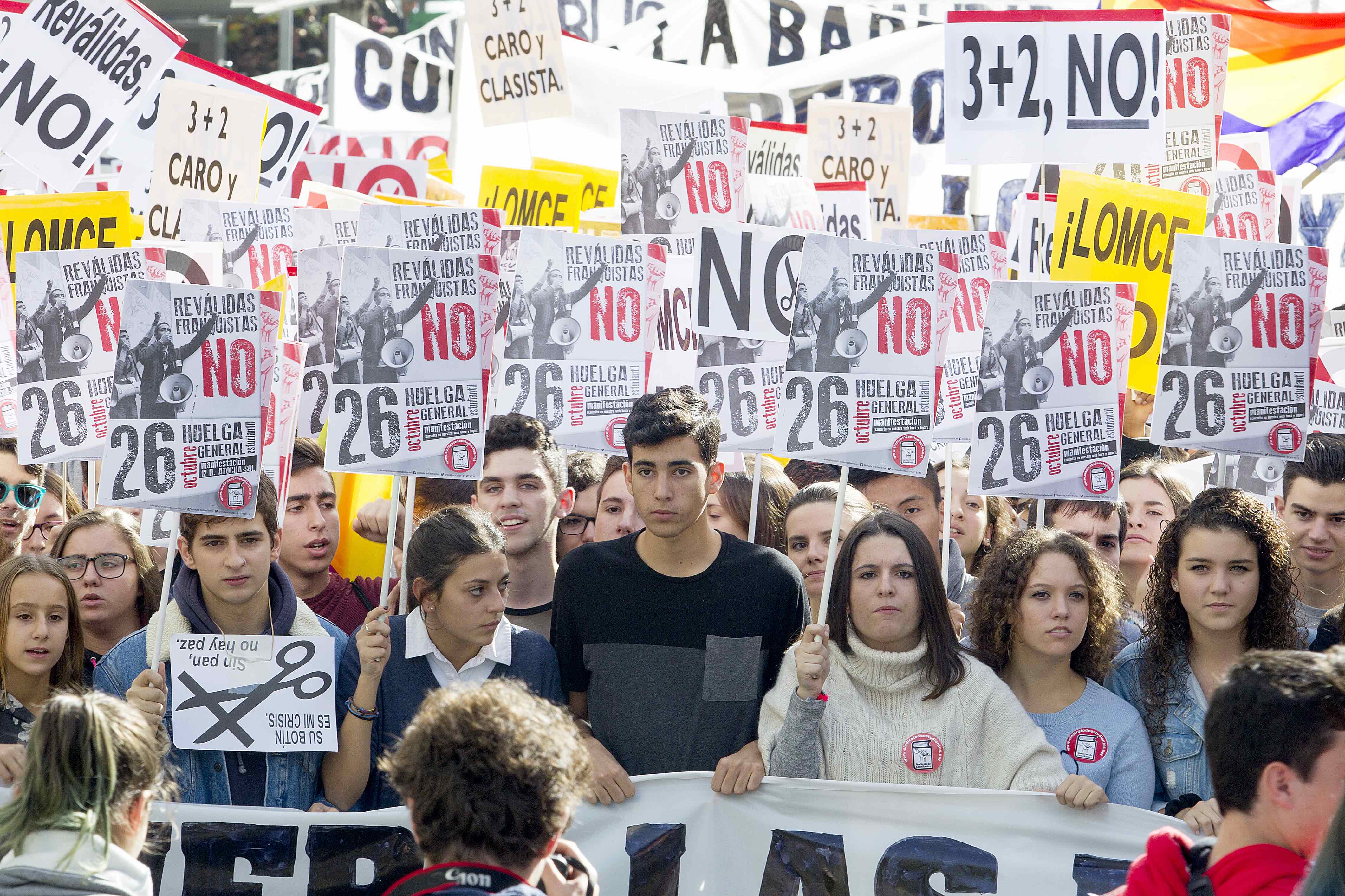 <p>Un aspecto de la manifestación estudiantil contra la Lomce, el 26 de octubre en Madrid.</p>