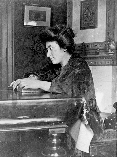 <p>Rosa Luxemburgo, en su casa en Berlín en 1907.</p>