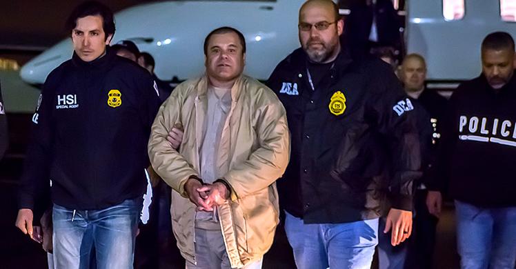 <p><em>El</em> <em>Chapo</em> Guzmán, escoltado tras su extradición a Estados Unidos. </p>