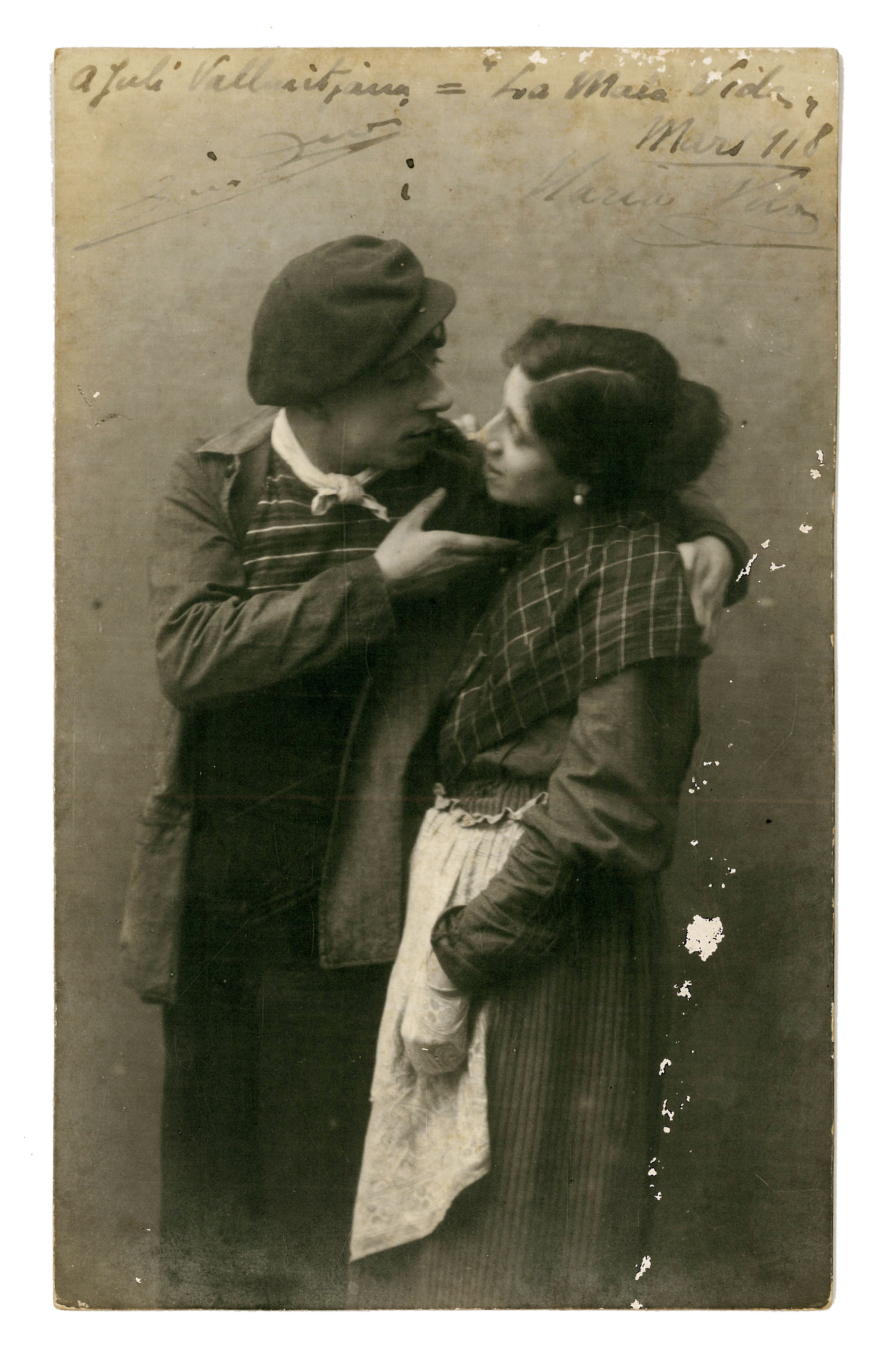 <p>Gitanos de la montaña de Montjuic y del barrio de Hostafrancs (Barcelona). Entre ellos, Juli Vallmitjana. Fotografías del libro 'Teatro de los gitanos y la vida' de la editorial Athenaica. 1906 y años posteriores. </p>